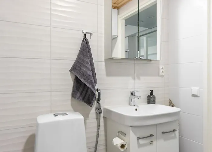 شقة New With Free Parking